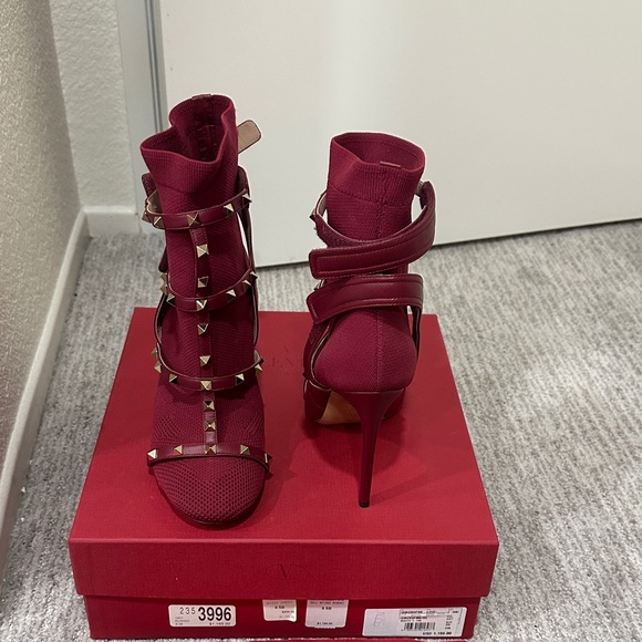 Valentino Women's Red Studded Heels - Picture 1 of 5